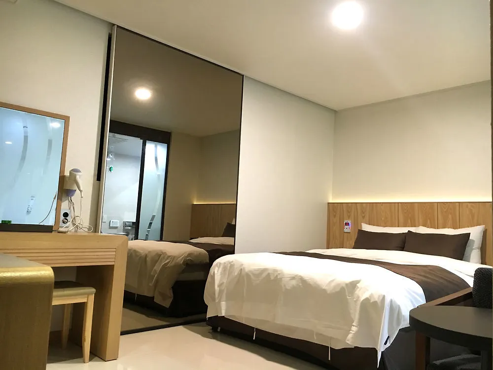 ג'גו K Tourist Hotel